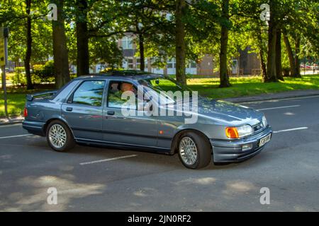 1988 80s, années quatre-vingt Grey Ford Sierra Cosworth RS COS SAP 1993cc essence 5-speed Manual; voitures et motos exposées au Lytham Hall Summer Classic car & Motorcycle Show 13th, un Classic Vintage Collectible transport Festival. Banque D'Images