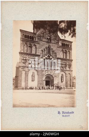 Photographe inconnu, église (sans date): Vue. Photo sur carton, 24,4 x 16,5 cm (y compris les bords de numérisation) Unbek. Fotograf : Kirche (ohne DAT.) Banque D'Images