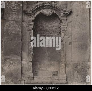 Photographe inconnu, figure niche à Baalbek (sans dat.): Vue. Photo, 17,3 x 18,6 cm (y compris les bords de numérisation) Unbek. Fotograf : Figurennische in Baalbek (ohne DAT.) Banque D'Images