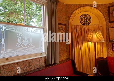 NCU, National cyclistes Union, plaque à l'Albion Inn, Park Street, Chester, Cheshire, Angleterre, ROYAUME-UNI, CH1 1RQ Banque D'Images