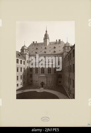 Fürstenau Eduard August Wilhelm (1862-1938), direction des chemins de fer, Halle/Saale: Vue de la Cour. Photo sur carton, 65,1 x 47 cm (bord de numérisation inclus). Musée de l'architecture de l'Université technique de Berlin Inv. N° f 9960. Fürstenau Eduard August Wilhelm (1862-1938): Eisenbahndirektion, Halle/Saale Banque D'Images