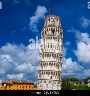 L'emblématique Tour penchée de Pise, l'un des plus célèbres bâtiments anciens du monde Banque D'Images