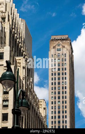 Le 444 Madison Avenue est un immeuble de bureaux de 40 étages situé à Midtown Manhattan, New York City, USA 2022 Banque D'Images