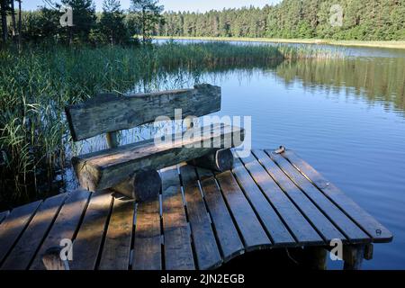 Lac Niedrājs, zone de loisirs et de baignade populaires, paroisse de Launkalnes, région de Smiltenes, Lettonie Banque D'Images