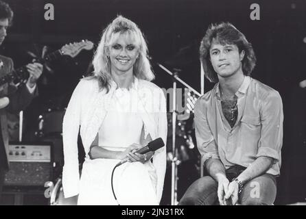 DOSSIER pics : Olivia Newton-John 1948-2022. **PHOTO DE FICHIER** Olivia Newton-John est décédé. ANDY GIBB Olivia Newton John crédit: Ralph Dominguez/MediaPunch crédit: MediaPunch Inc/Alamy Live News Banque D'Images