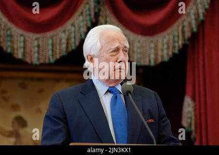 Austin, Texas, États-Unis. 28th octobre 2005. L'auteur DAVID MCCULLOUGH, deux fois lauréat du prix Pulitzer et du prix national du livre, dont les biographies les plus populaires de Harry Truman et de John Adams ont fait de lui l'un des historiens les plus populaires et les plus appréciés des États-Unis, est décédé à 89 ans. McCullough, qui a remporté les prix pour les biographies sur Truman (1992) et Adams (2001), a été un auteur vedette au Texas Book Festival 2005 à Austin. (Image de crédit : © Bob Daemmrich/ZUMA Press Wire) Banque D'Images