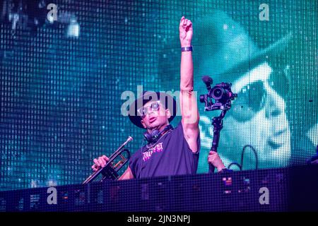 Belfast, Royaume-Uni. 08th août 2022. 8th août 2022 Timmy trompette Headlines soirée danse Féile à Falls Park il a été soutenu par Bryan Kearney et John O'Callaghan crédit: Bonzo/Alamy Live News Banque D'Images