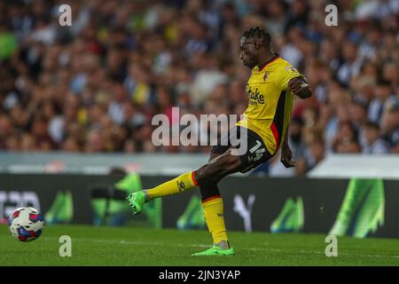 West Bromwich, Royaume-Uni. 08th août 2022. Hassane Kamara #14 de Watford passe la balle à West Bromwich, Royaume-Uni le 8/8/2022. (Photo de Gareth Evans/News Images/Sipa USA) Credit: SIPA USA/Alay Live News Banque D'Images