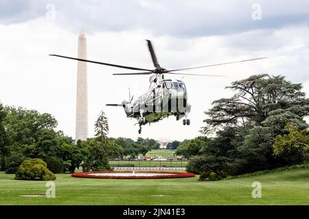 Washington, États-Unis. 08th août 2022. Le Président et la première Dame revenant à la Maison Blanche via Marine One. (Photo de Michael Brochstein/Sipa USA) crédit: SIPA USA/Alay Live News Banque D'Images