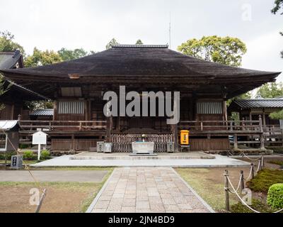 Nankoku, préfecture de Kochi, Japon - 6 avril 2018 : salle principale de Kokubunji, temple numéro 29 du pèlerinage de Shikoku Banque D'Images