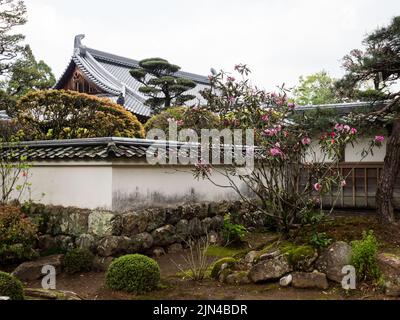 Nankoku, préfecture de Kochi, Japon - 6 avril 2018 : sur le terrain de Kokubunji, temple numéro 29 du pèlerinage de Shikoku Banque D'Images