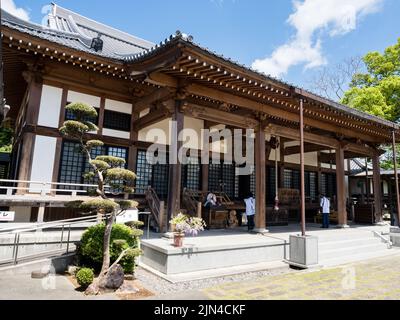 Kochi, Japon - 7 avril 2018 : salle principale de Sekkeiji, temple numéro 33 du pèlerinage de Shikoku Banque D'Images