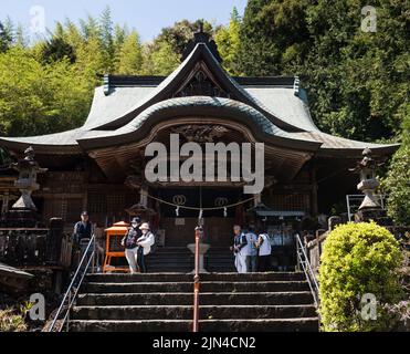 Kochi, Japon - 7 avril 2018 : salle principale de Kiyotakiji, temple numéro 35 du pèlerinage de Shikoku Banque D'Images