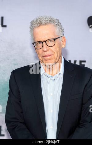 Los Angeles, États-Unis. 08th août 2022. Carlton Cuse participe à l'événement de première création de la série limitée d'Apple TV « Five Days at Memorial » à DGA, Los Angeles, CA sur 8 août 2022 Credit: Eugene Powers/Alay Live News Banque D'Images