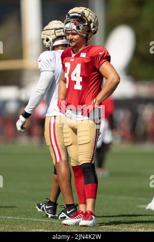 7 août 2022 ; Santa Clara, CA, États-Unis ; San Francisco 49ers Tight End Tanner Hudson (84 ans) lors d'un camp d'entraînement au SAP performance Facility près du Levi Stadium. Crédit : Stan Szeto - image du sport Banque D'Images