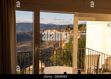 RONDA, ANDALOUSIE, ESPAGNE - 4 NOVEMBRE 2021 salon de l'appartement Banque D'Images