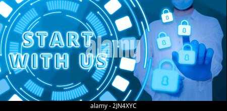 Affiche commencer avec nous. Présentation commerciale commencez par l'invitation de notre entreprise à rejoindre un homme en équipe qui pointe vers l'ordinateur Internet intelligent Banque D'Images