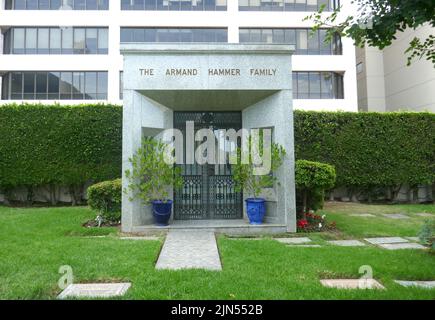 Los Angeles, Californie, États-Unis 1st août 2022 tombe d'Armand Hammer dans le mausolée de la famille d'Armand Hammer au parc commémoratif du village de Westwood de Pierce Brothers sur 1 août 2022 à Los Angeles, Californie, États-Unis. Photo par Barry King/Alay stock photo Banque D'Images