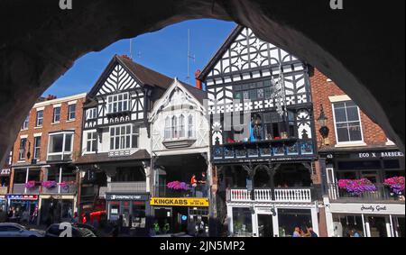 Boutiques de Bridge Street, depuis The Rows, Chester, Cheshire, Angleterre, ROYAUME-UNI, CH1 1NQ Banque D'Images