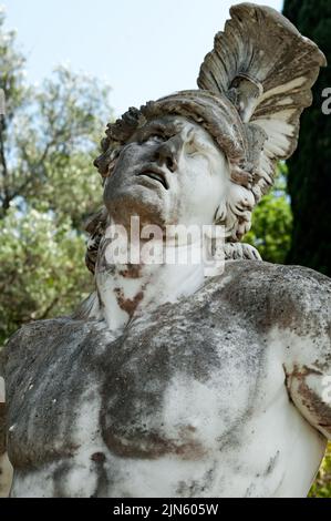 Le visage d'Achille mourante se trouve dans les jardins du palais Achilleion, à Corfou, en Grèce Banque D'Images