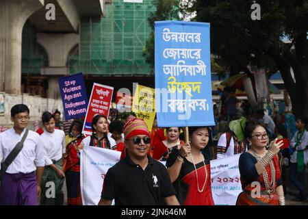 Dhaka, Bangladesh. 9th août 2022. Les membres des minorités ethniques du Bangladesh observent la Journée internationale des peuples autochtones à Dhaka, au Bangladesh, au 9 août 2022. (Credit image: © Suvra Kanti Das/ZUMA Press Wire) Credit: ZUMA Press, Inc./Alamy Live News Banque D'Images