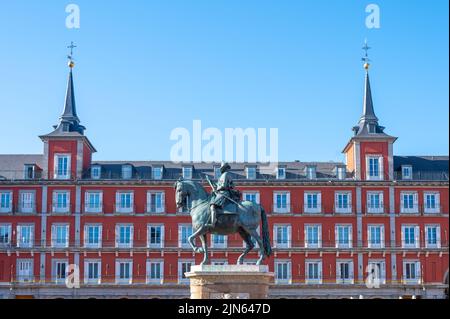 Sculpture équestre de Don Felipe III sur la Plaza Mayor Banque D'Images