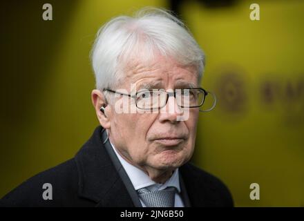 Rauball annonce ses adieux après 23 ans: Le président de la BVB démissionne. PHOTO D'ARCHIVE; dr Reinhard RAUBALL (Président de la Ligue, PRÉSIDENT DE LA LIGUE) Soccer 1st Bundesliga, 13th jumelage, Borussia Dortmund (DO) - SC Freiburg (FR) 2: 0, on 1 décembre 2018 à Dortmund/Allemagne. ## la réglementation DFL interdit toute utilisation de photographies comme séquences d'images et/ou quasi-vidéo## © Banque D'Images