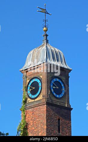 Clocktower à Walton Hall, maison de campagne à Walton Gardens Park, Warrington, Cheshire, Angleterre, Royaume-Uni Banque D'Images