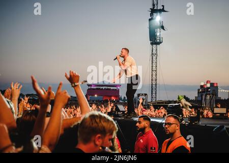 Stockholm, Suède. 01st, juillet 2022. Le groupe de rock américain imagine Dragons donne un concert en direct pendant le festival de musique suédois Lollapalooza Stockholm 2022 à Stockholm. Ici, le chanteur Dan Reynolds est vu en direct sur scène. (Crédit photo: Gonzales photo - Tilman Jentzsch). Banque D'Images