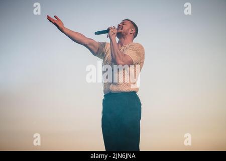 Stockholm, Suède. 01st, juillet 2022. Le groupe de rock américain imagine Dragons donne un concert en direct pendant le festival de musique suédois Lollapalooza Stockholm 2022 à Stockholm. Ici, le chanteur Dan Reynolds est vu en direct sur scène. (Crédit photo: Gonzales photo - Tilman Jentzsch). Banque D'Images