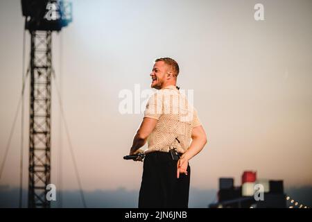 Stockholm, Suède. 01st, juillet 2022. Le groupe de rock américain imagine Dragons donne un concert en direct pendant le festival de musique suédois Lollapalooza Stockholm 2022 à Stockholm. Ici, le chanteur Dan Reynolds est vu en direct sur scène. (Crédit photo: Gonzales photo - Tilman Jentzsch). Banque D'Images