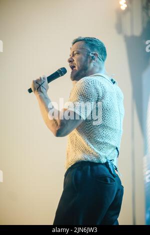 Stockholm, Suède. 01st, juillet 2022. Le groupe de rock américain imagine Dragons donne un concert en direct pendant le festival de musique suédois Lollapalooza Stockholm 2022 à Stockholm. Ici, le chanteur Dan Reynolds est vu en direct sur scène. (Crédit photo: Gonzales photo - Tilman Jentzsch). Banque D'Images