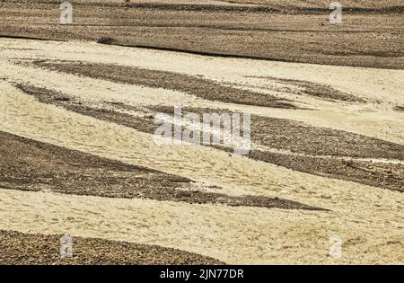 Rivière tressée dans le parc national de Denali Alaska - réseau de canaux de rivière également appelé aits ou des eyots parfois formés de l'unoff des glaciers Banque D'Images