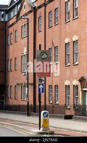 Bristol Clean Air zone, Gloucester Street, ville de Bristol, Angleterre, Royaume-Uni Banque D'Images