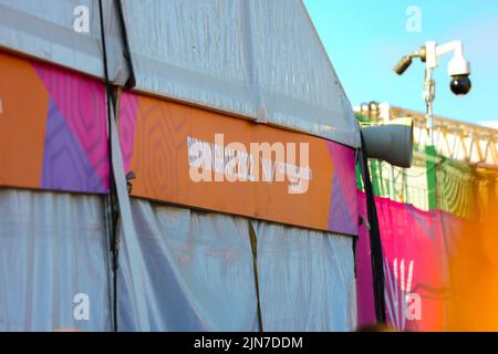 Signalisation générale sur l'entrée de sécurité au stade Alexander lors de la cérémonie de clôture des Jeux du Commonwealth 2022 à Birmingham, Angleterre. Banque D'Images