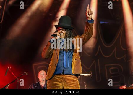 Berlin, Allemagne. 09th août 2022. Frank Dellé du groupe Seeed la performance sur le Parkbühne dans le Wuhlheide. Le concert d'aujourd'hui est le prélude à neuf concerts en plein air du groupe. Crédit : Gerald Matzka/dpa/Alay Live News Banque D'Images