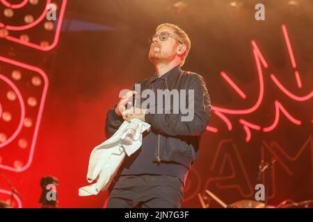 Berlin, Allemagne. 09th août 2022. Peter Fox du groupe Seeed la performance sur le Parkbühne dans le Wuhlheide. Le concert d'aujourd'hui est le prélude à neuf concerts en plein air du groupe. Crédit : Gerald Matzka/dpa/Alay Live News Banque D'Images