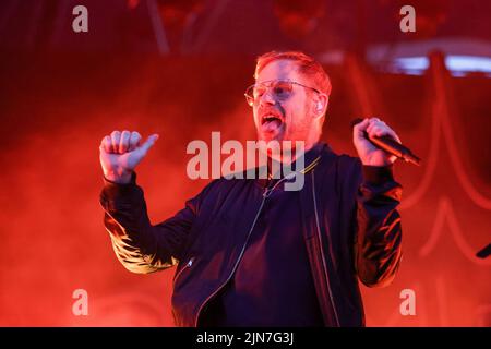 Berlin, Allemagne. 09th août 2022. Peter Fox du groupe Seeed la performance sur le Parkbühne dans le Wuhlheide. Le concert d'aujourd'hui est le prélude à neuf concerts en plein air du groupe. Crédit : Gerald Matzka/dpa/Alay Live News Banque D'Images