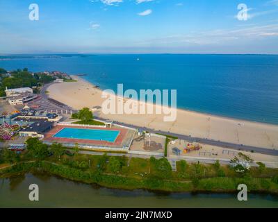 Vue aérienne d'Ocean Beach dans Ocean Beach Park à l'embouchure de la Tamise à New London, Connecticut CT, États-Unis. Banque D'Images