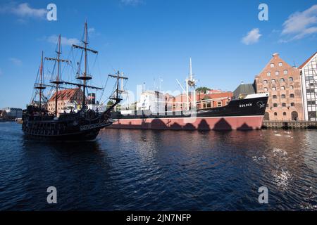 Gdansk, Pologne. 9th août 2022. Des foules de touristes dans la ville principale dans le centre historique de Gdansk © Wojciech Strozyk / Alamy Live News Banque D'Images