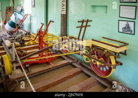 Musée du chemin de fer de l'Arizona - wagon à boîte avec équipement ferroviaire Banque D'Images