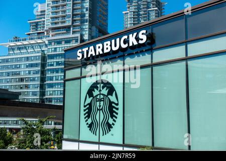 Un café Starbucks situé à Surrey Banque D'Images