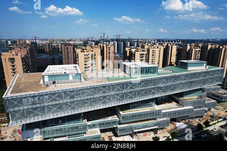 HANGZHOU, CHINE - le 10 AOÛT 2022 - le musée d'art China Wulin est vu depuis les airs à Hangzhou, province du Zhejiang, Chine, le 10 août 2022. Appelé Banque D'Images