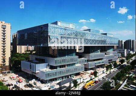 HANGZHOU, CHINE - le 10 AOÛT 2022 - le musée d'art China Wulin est vu depuis les airs à Hangzhou, province du Zhejiang, Chine, le 10 août 2022. Appelé Banque D'Images