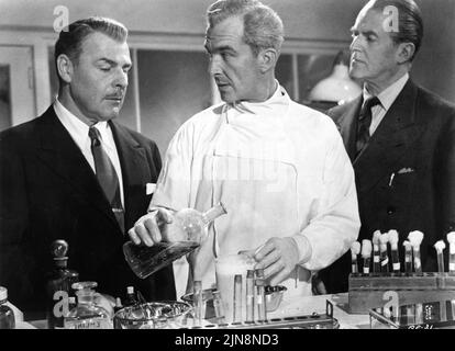 BRIAN DONLEVY DAVID KING-WOOD et JACK WARNER dans LE QUATERMASS XPERIMENT (Royaume-Uni) / THE CREEPING UNKNOWN (US) 1955 réalisateur Val INVITÉ scénario Richard H. Landau et Val Guest basé sur la télévision de la BBC par Nigel Kneale maquilleur artiste Phil Leakey musique James Bernard producteur Anthony Hinds Hammer films / Films exclusifs Banque D'Images