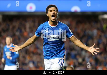 Photo du dossier datée du 09-08-2022 de Malik Tillman des Rangers qui a consacré la victoire qualifiante de la Ligue des champions 3-0 des Rangers à l'Union Saint-Gilloise aux fans qui les ont empais dans le jeu avec un triomphe global de 3-2. Date de publication : mercredi 10 août 2022. Banque D'Images