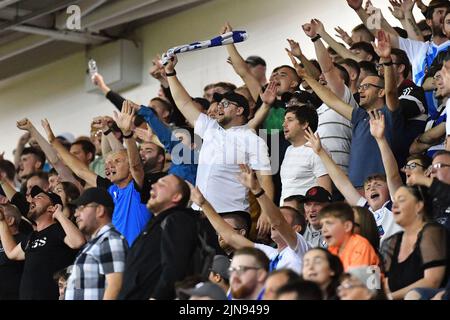 Lors du match de la Carabao Cup entre Blackpool et Barrow à Bloomfield Road, Blackpool, le mardi 9th août 2022. (Credit: Eddie Garvey | MI News)les fans de Barrow pendant la pénalité se sont lancés lors du match de la Carabao Cup entre Blackpool et Barrow à Bloomfield Road, Blackpool, le mardi 9th août 2022. (Credit: Eddie Garvey | MI News)les fans de Barrow lors du match de la Carabao Cup entre Blackpool et Barrow à Bloomfield Road, Blackpool, le mardi 9th août 2022. (Credit: Eddie Garvey | MI News) Credit: MI News & Sport /Alay Live News Banque D'Images