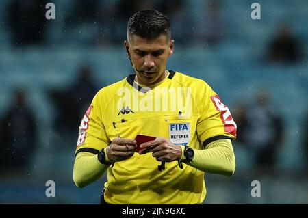 RS - Porto Alegre - 09/08/2022 - BRASILEIRO B 2022, GREMIO X OPERARIO - O arbitro Bruno Arleu de Araujo durante partida entre Gremio e Operario no estadio Arena do Gremio pelo campeonato Brasileiro B 2022. Foto: Pedro H. Tesch/AGIF/Sipa USA Banque D'Images