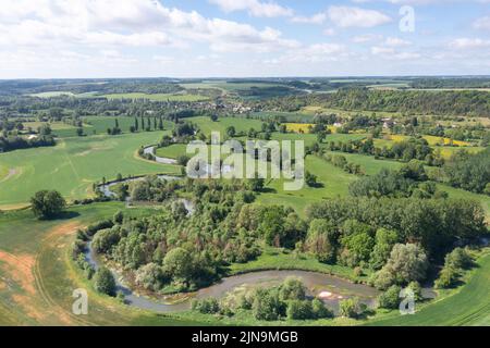 France, Eure, Vallée de l'Eure, Pacy sur Eure, méandre de l'Eure (vue aérienne) // France, Eure (27), vallée d'Eure, Pacy-sur-Eure, méandre de la rivièr Banque D'Images