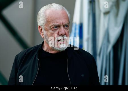 Le président de la SSC Napoli Aurelio de Laurentiis pendant un match amical la SSC Napoli Espanyol au camp d'entraînement pré-saison 2022-23 de la SSC Napoli à Castel di Sangro Banque D'Images